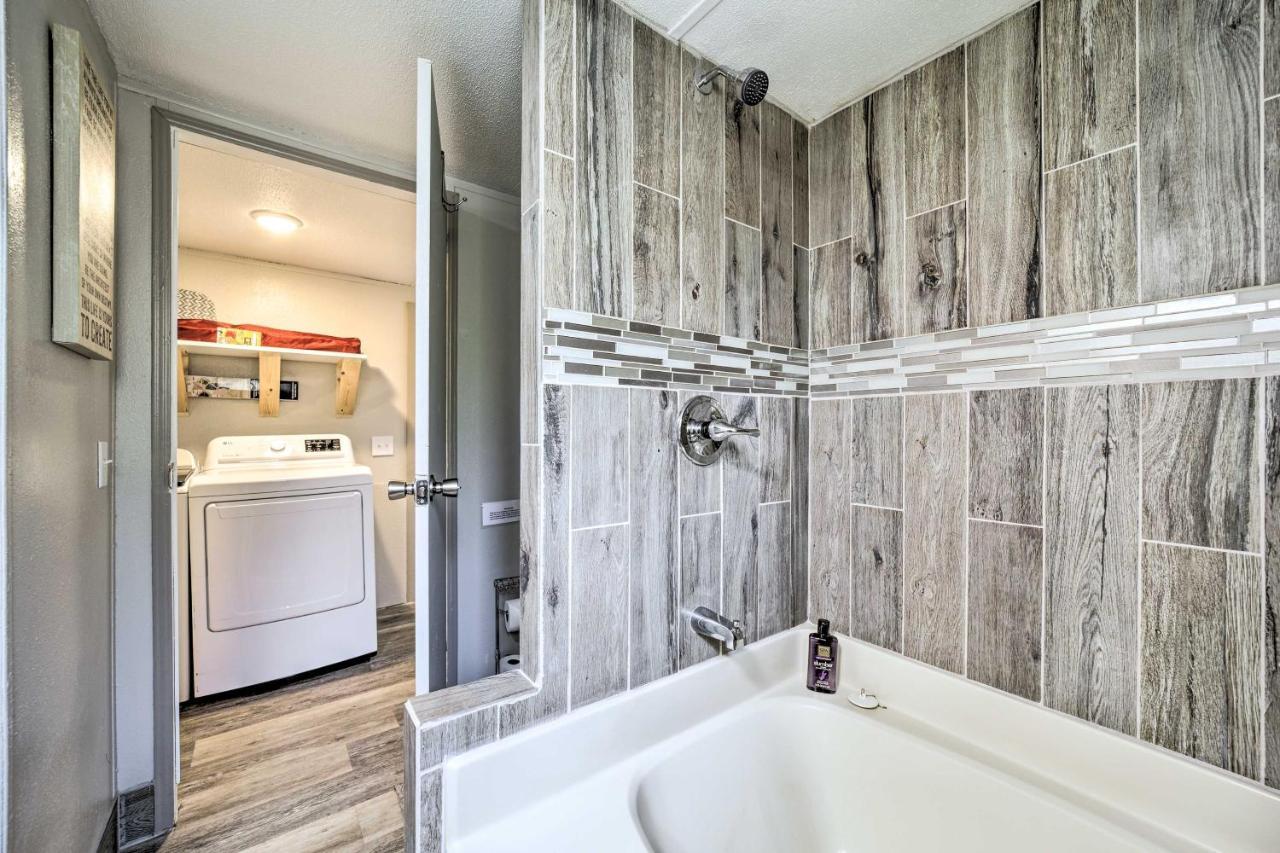 Smoky Mountain Vacation Rental With Hot Tub And Kayaks Whittier Kültér fotó