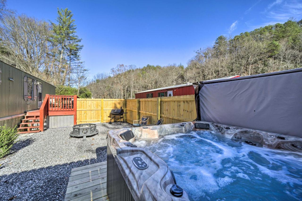 Smoky Mountain Vacation Rental With Hot Tub And Kayaks Whittier Kültér fotó